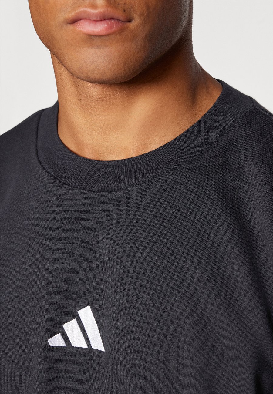 Толстовка Adidas Sportswear Sweatshirt, Black White/Black — фото 4