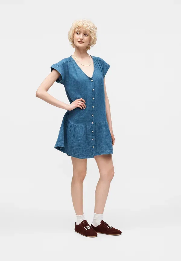 Платье-рубашка из марли с V-образным вырезом Gap, blue denim, голубой деним — фото 2