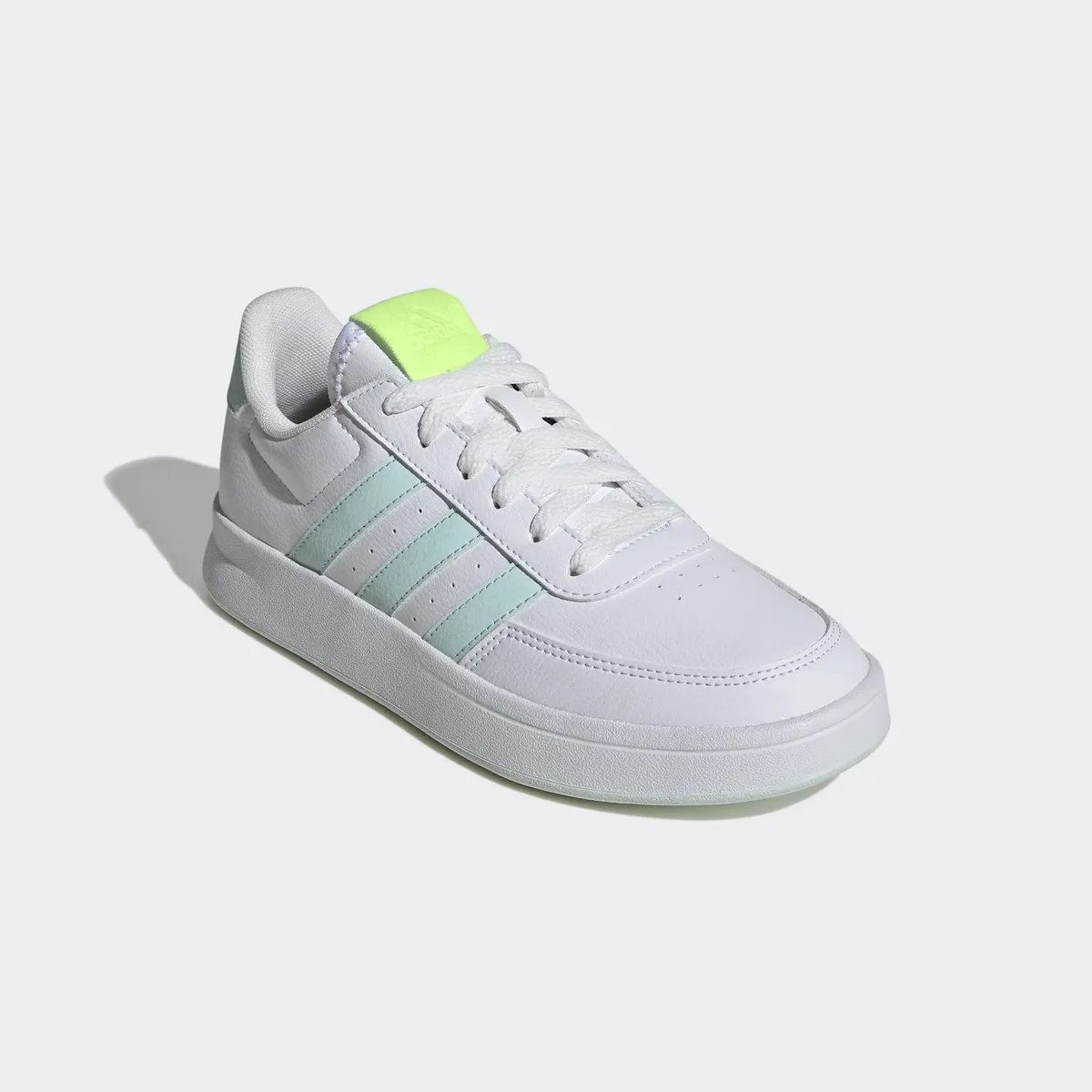 

Спортивные кроссовки adidas "BREAKNET 2.0" Adidas Sportswear, белый
