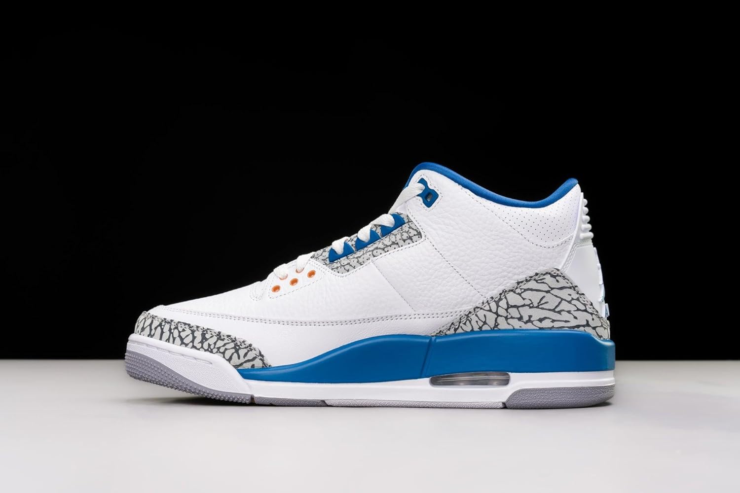 Мужские кроссовки Nike Air Jordan 3 Retro, белый — фото 3