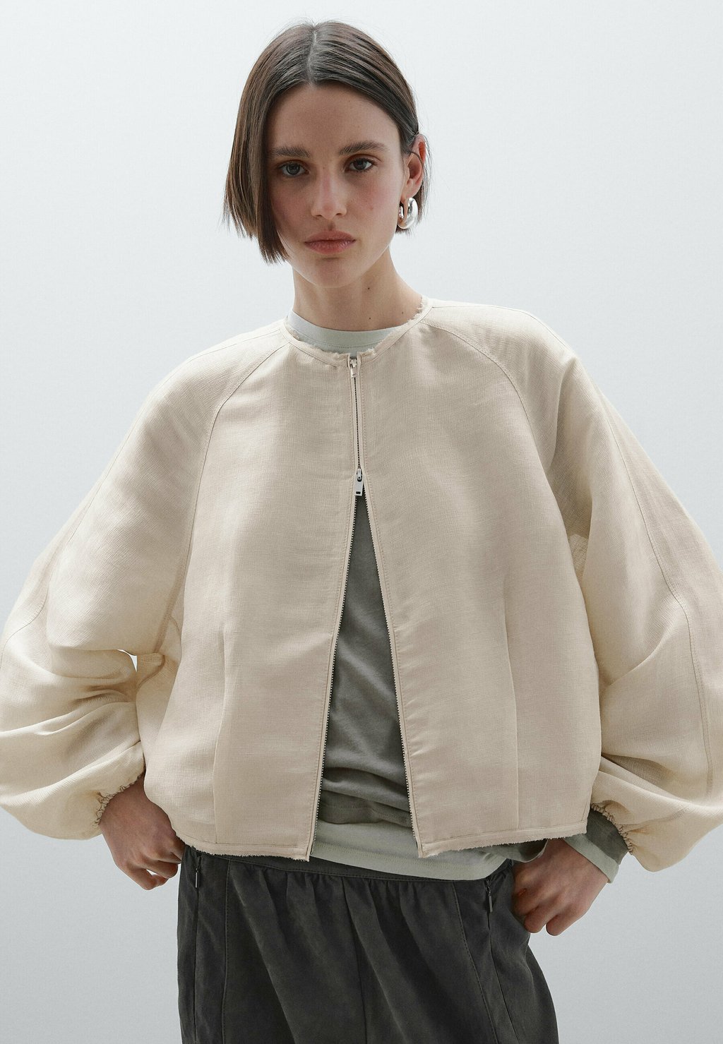 

Куртка-бомбер FRAYED Massimo Dutti, бежевый