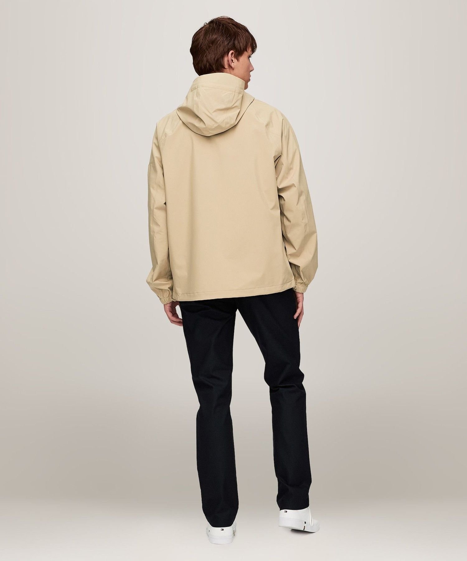ТЕХНОЛОГИЧЕСКАЯ КУРТКА С КАПЮШОНОМ Desert Sky TOMMY HILFIGER, Beige AEG — фото 2