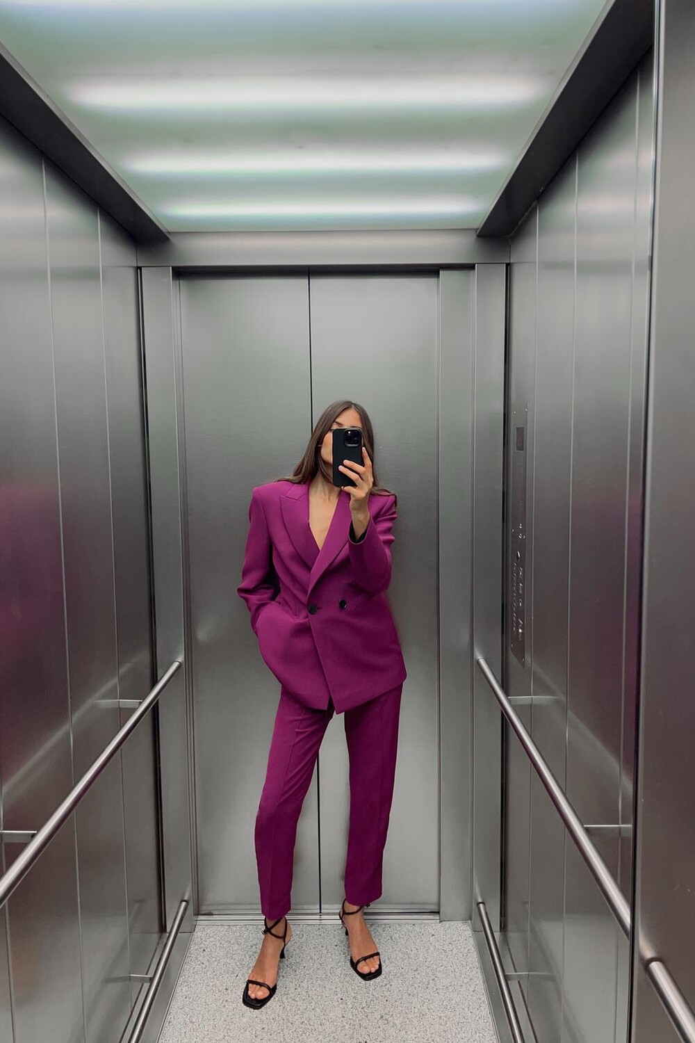 

Двубортный пиджак с ремнем на спине ZARA, фиолетовый
