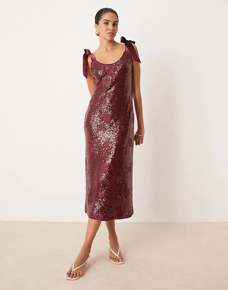 

Платье мидакси Pretty Lavish с бантом на плече, цветочным принтом и пайетками