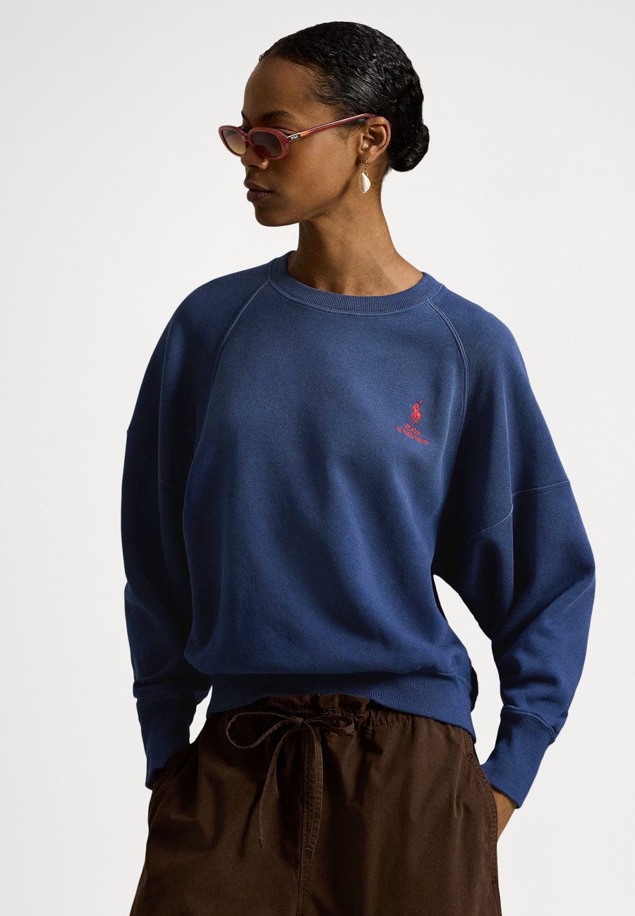 

Толстовка Polo Ralph Lauren LOGO OMBRÉ FLEECE CREWNECK, Boston Navy/Dark Blue, Синий, Толстовка Polo Ralph Lauren LOGO OMBRÉ FLEECE CREWNECK, Boston Navy/Dark Blue