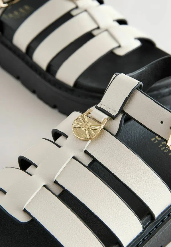 Сандалии на массивной платформе стандартного кроя Baker By Ted Baker, White — фото 4