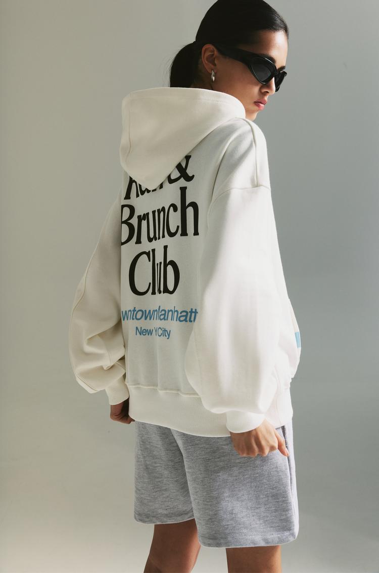 

Толстовка с капюшоном «Run & brunch» Pull And Bear, белый