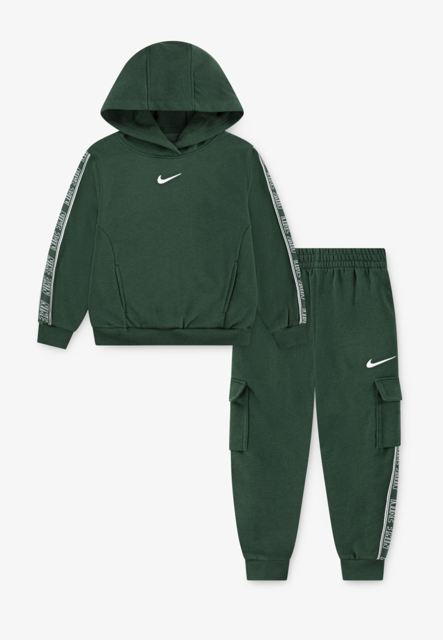 

Худи Nike Sportswear JOGGER TAPING UNISEX SET, Fir/Dark Green