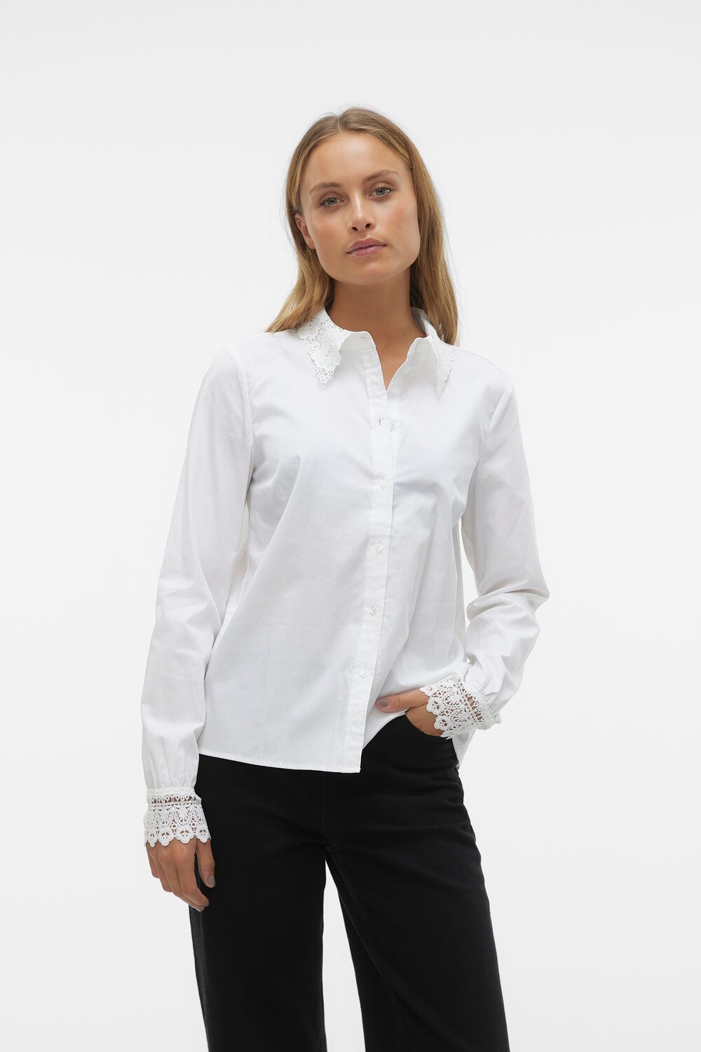

Кружевная рубашка крючком с застежкой на пуговицы Vero Moda, белый