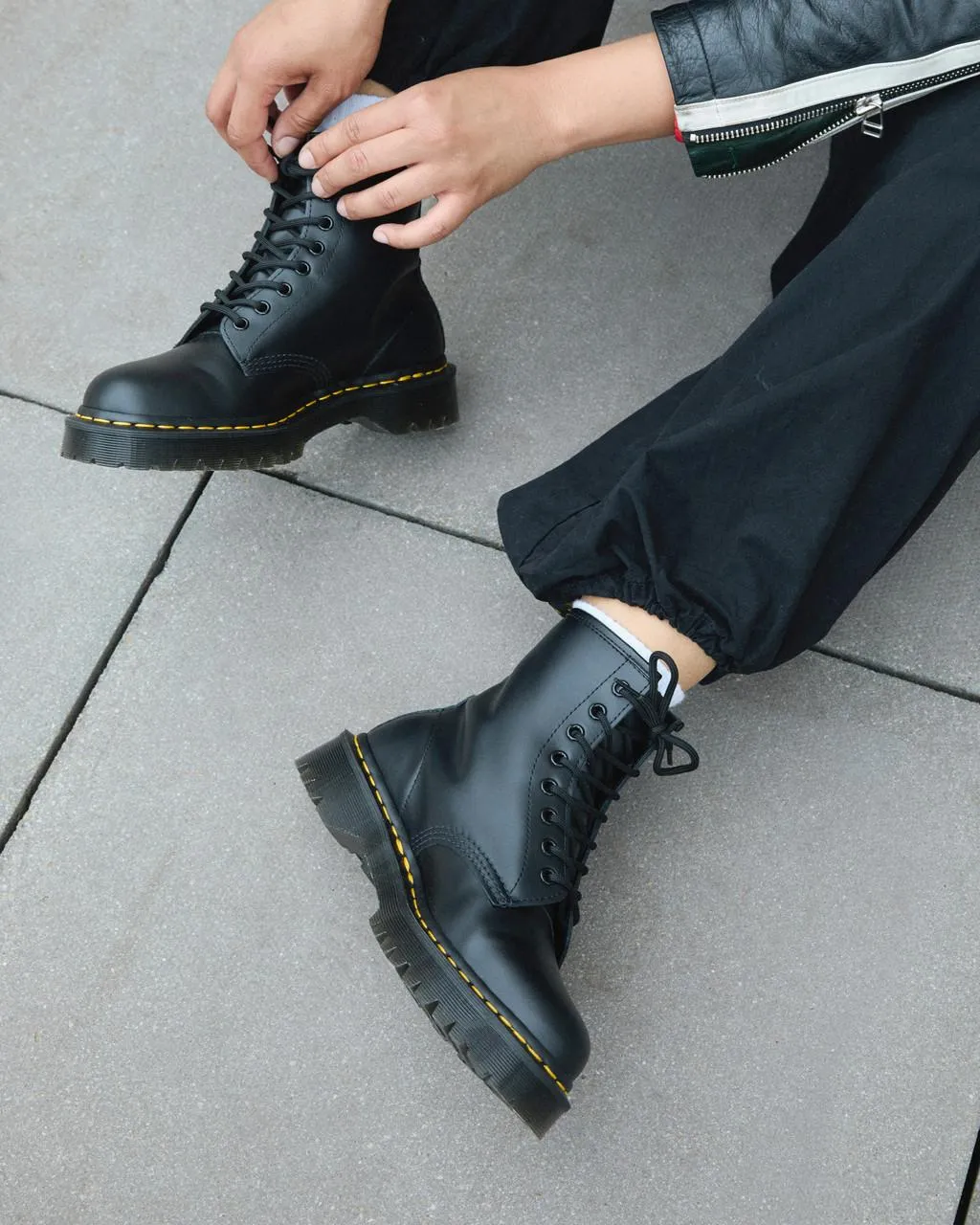 Ботинки кожаные Dr. Martens 1460 Bex на шнуровке, черный — фото 2