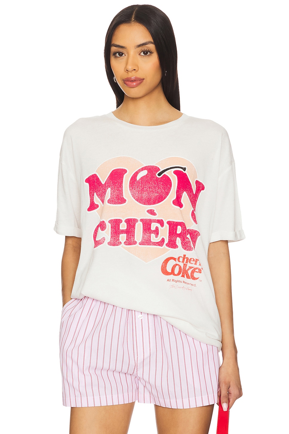 

Футболка с изображением вишни и надписью "Mon cheri love cherry coke" оверсайз The Laundry Room, bone