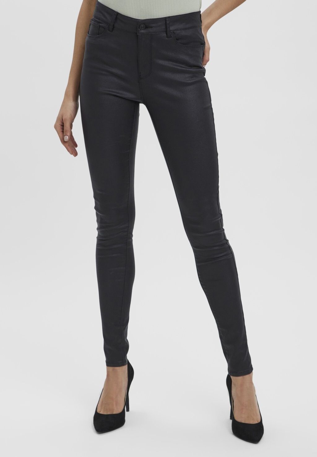 

Брюки Vero Moda, черный Vmseven Smooth Coated Pants, черный