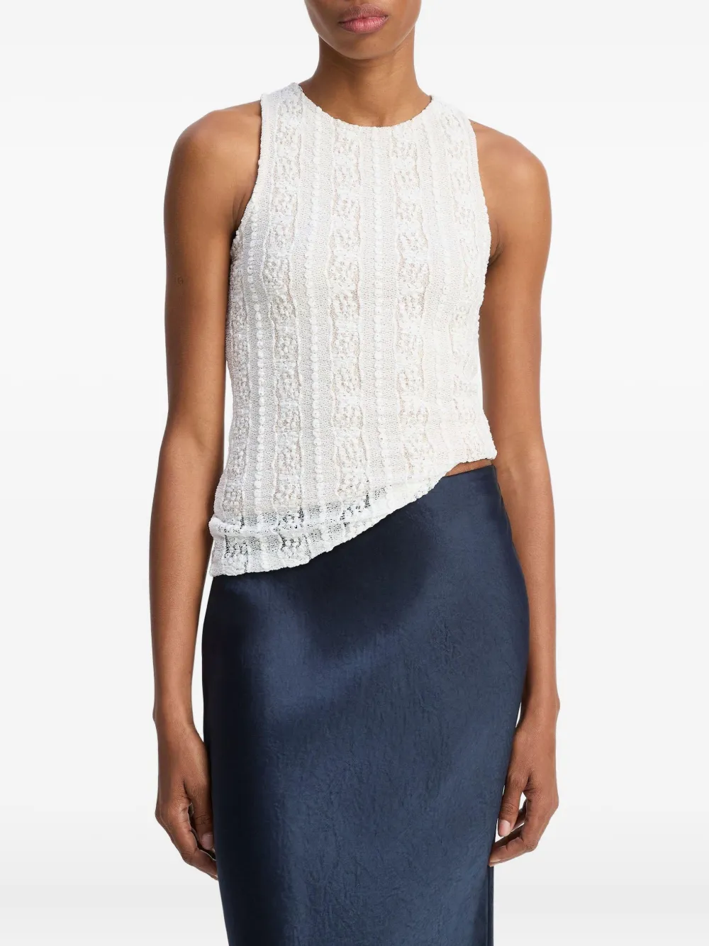 

Текстурированный трикотажный топ с высоким воротом Vince, белый