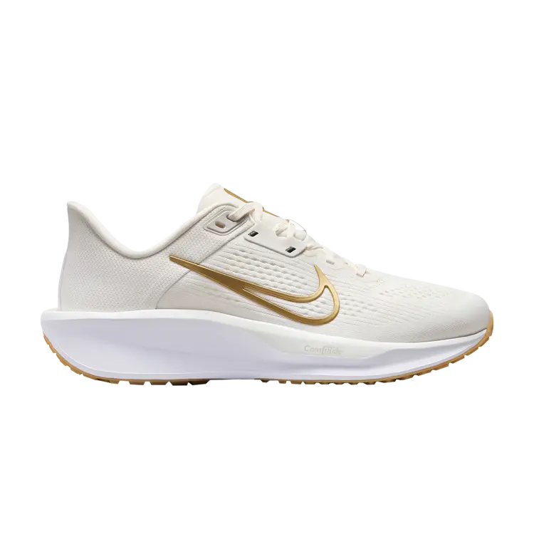 Кроссовки Wmns Quest 6, цвет Phantom Metallic Gold