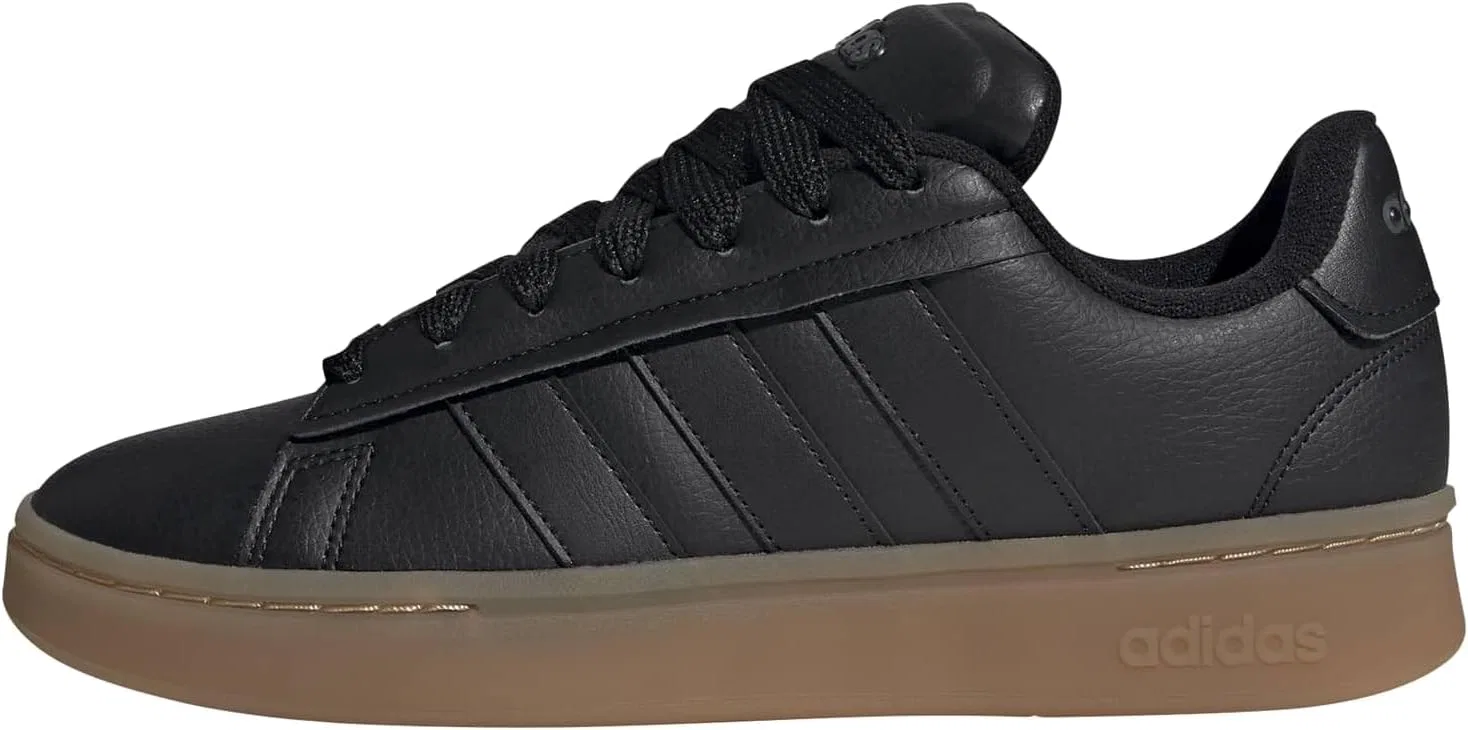 Кроссовки мужские Adidas, цвет Black/Black/Gum