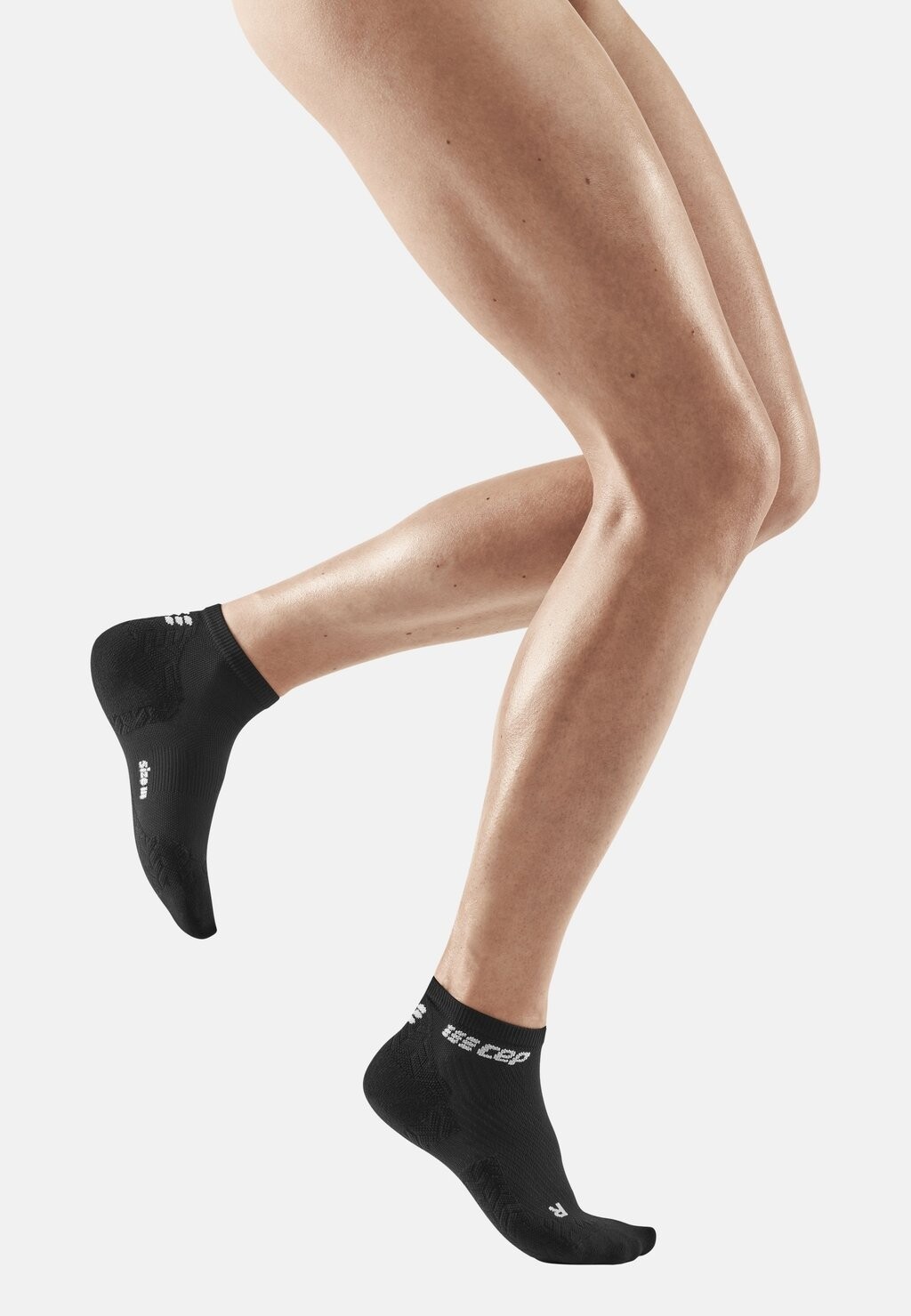 

Носки COMPRESSION ULTRALIGHT LOW CUT CEP, черный