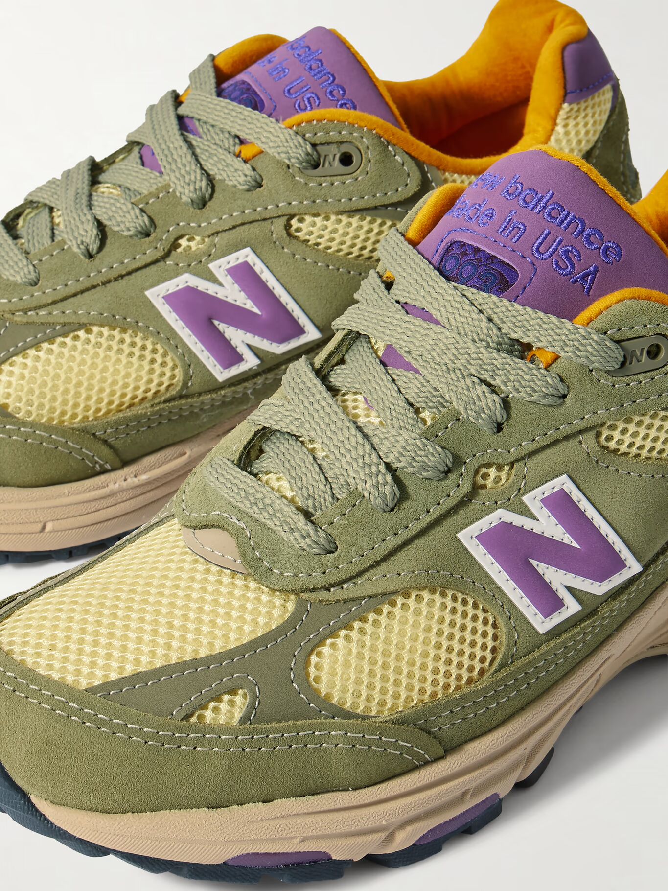 

993 Кроссовки из сетки и замши с кожаной отделкой NEW BALANCE, зеленый