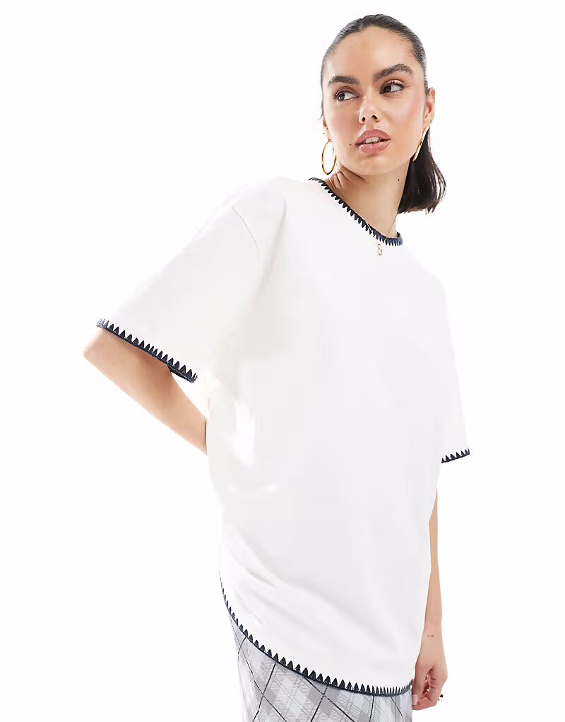 

Свободная футболка свободного кроя ASOS DESIGN белого цвета с зигзагообразной отделкой