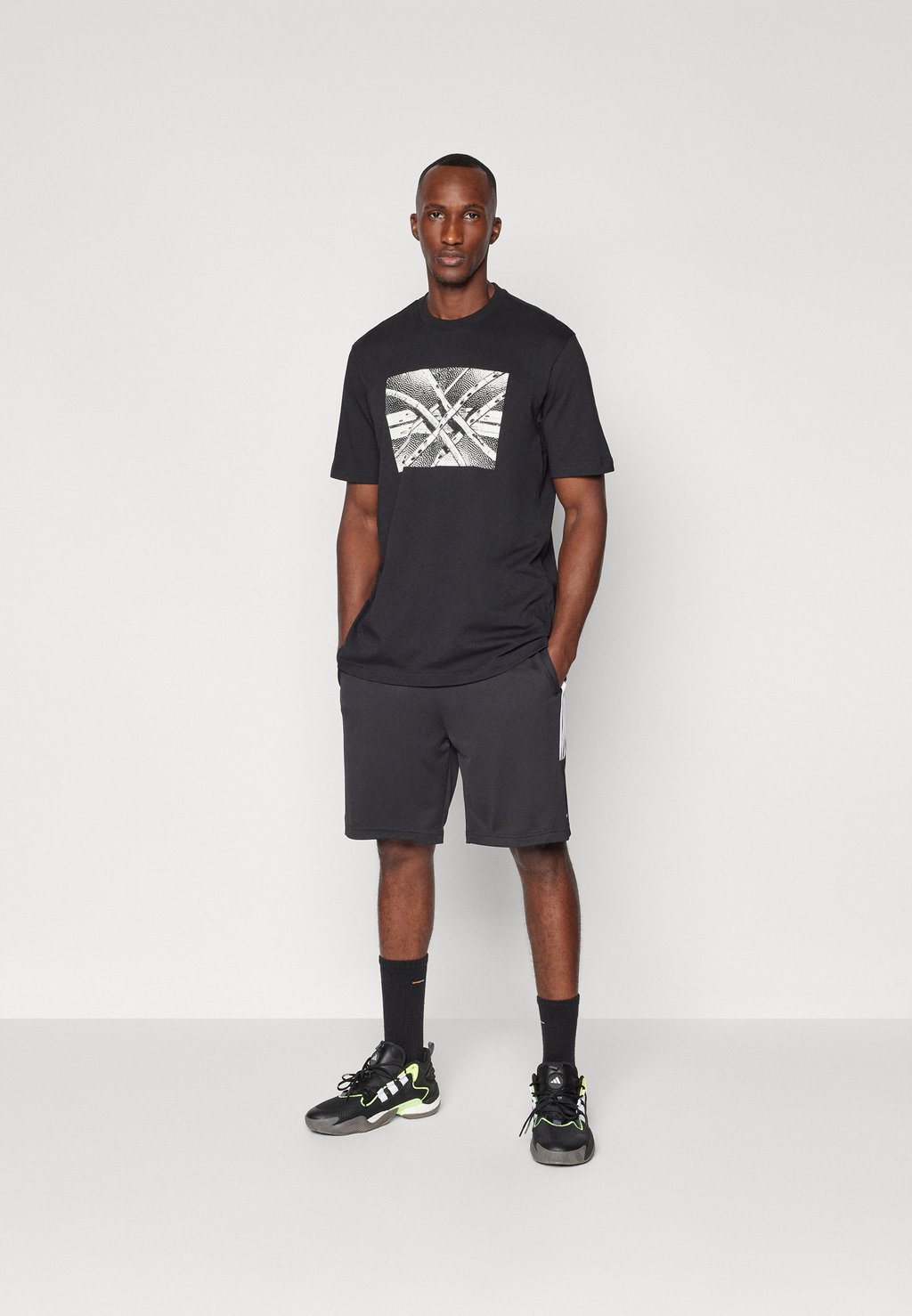 

Футболка с принтом STATE OF MIND GRAPHIC adidas Performance, черный