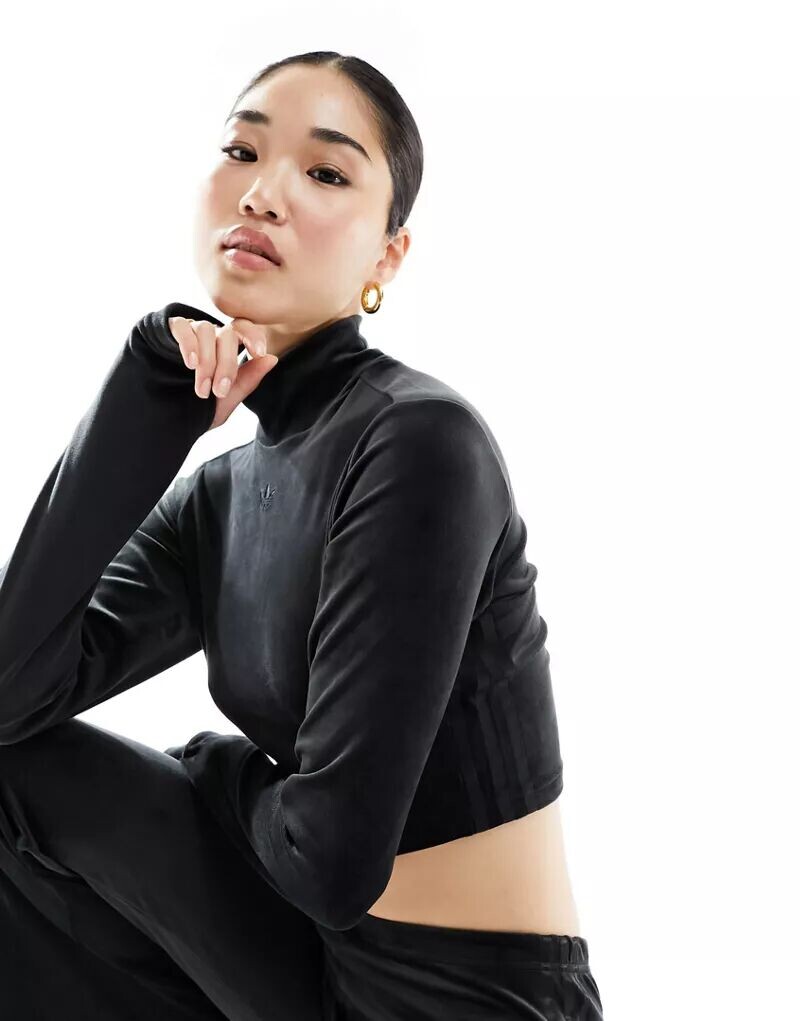 

Черный бархатный укороченный топ с длинными рукавами adidas Originals