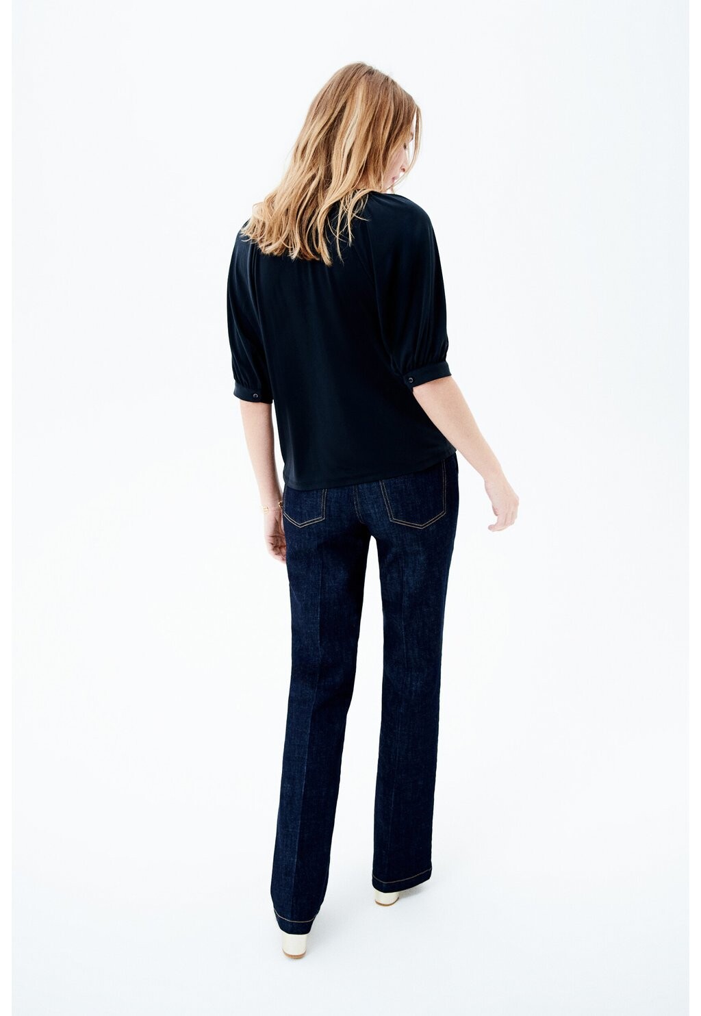 

Блуза ELEGANT Caroll, черный