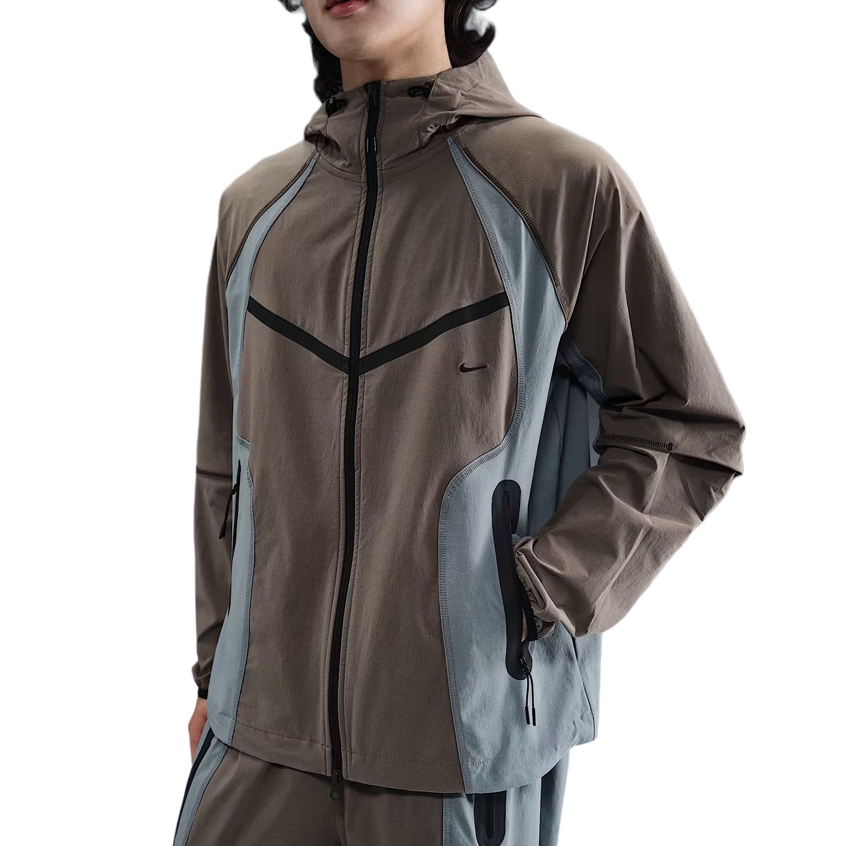 Nike Мужская ветровка с технологией Dri FIT и цветными вставками, Cave Stone/Cool Gray/Black — фото 3