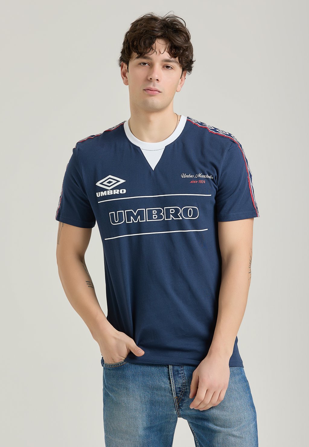 

Футболка с принтом Umbro, синий