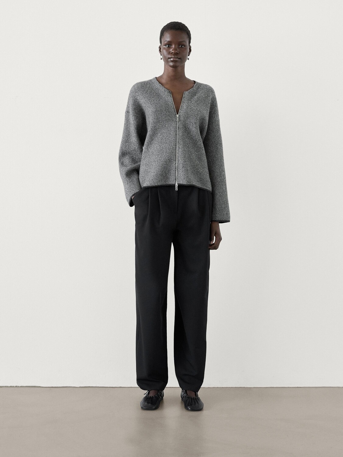 

Кардиган из шерстяной смеси на молнии Massimo Dutti, черный