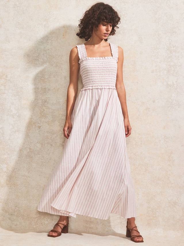 

Бесплатное бесшовное макси-платье с полосками из льняной смеси для миниатюрных Ro&Zo, Pink/Multi