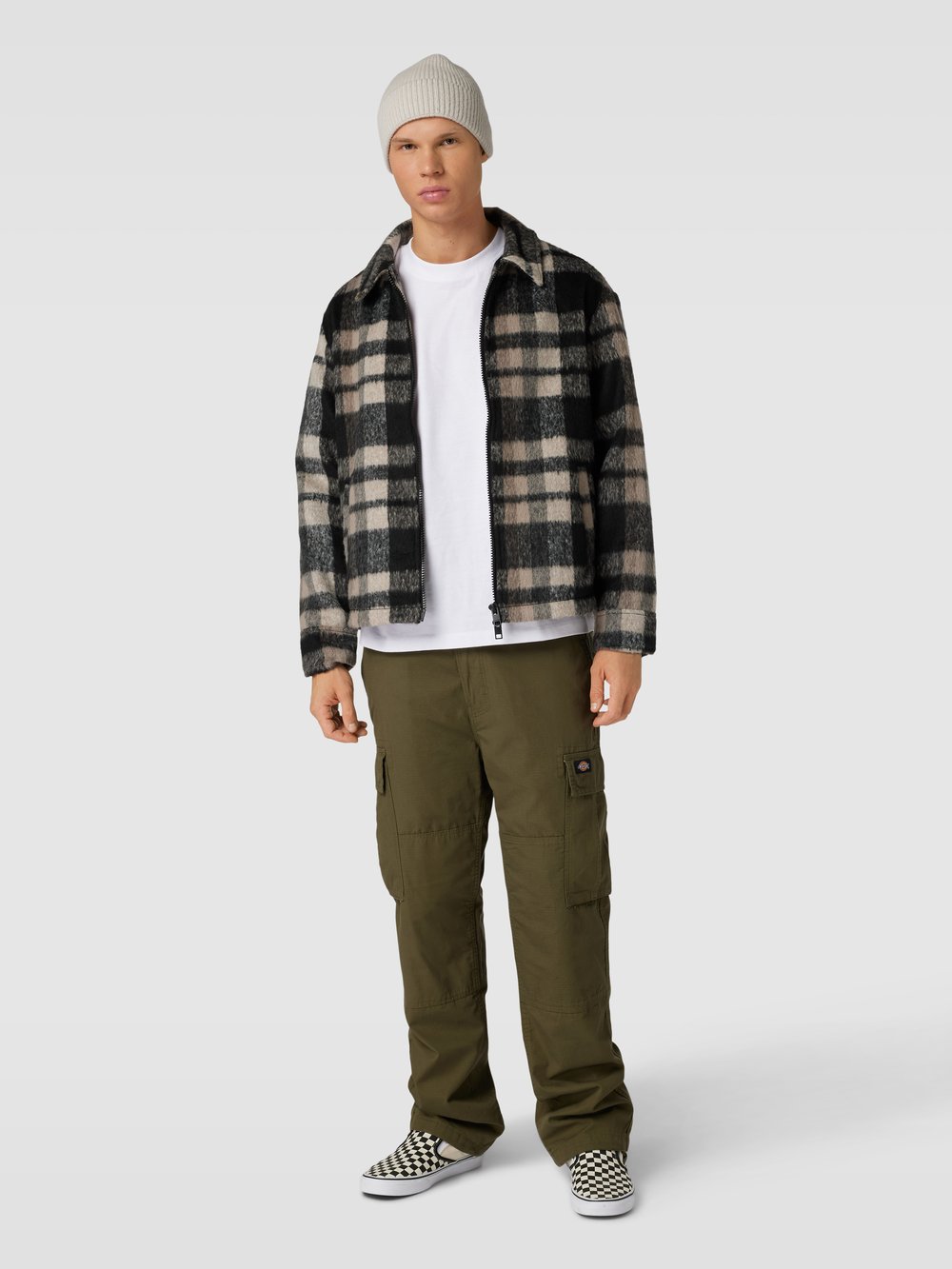 

Брюки-карго с большими карманами и этикеткой Dickies