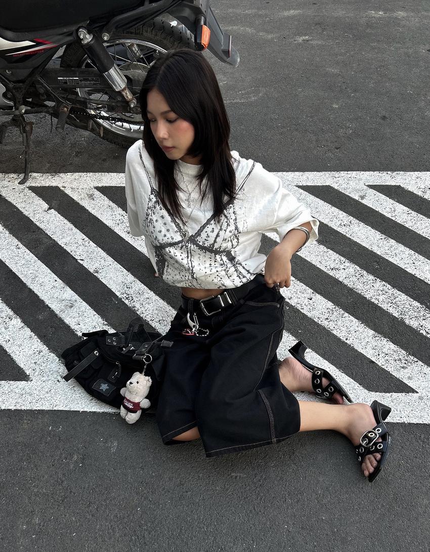 

Футболка с коротким рукавом и принтом Bershka, белый