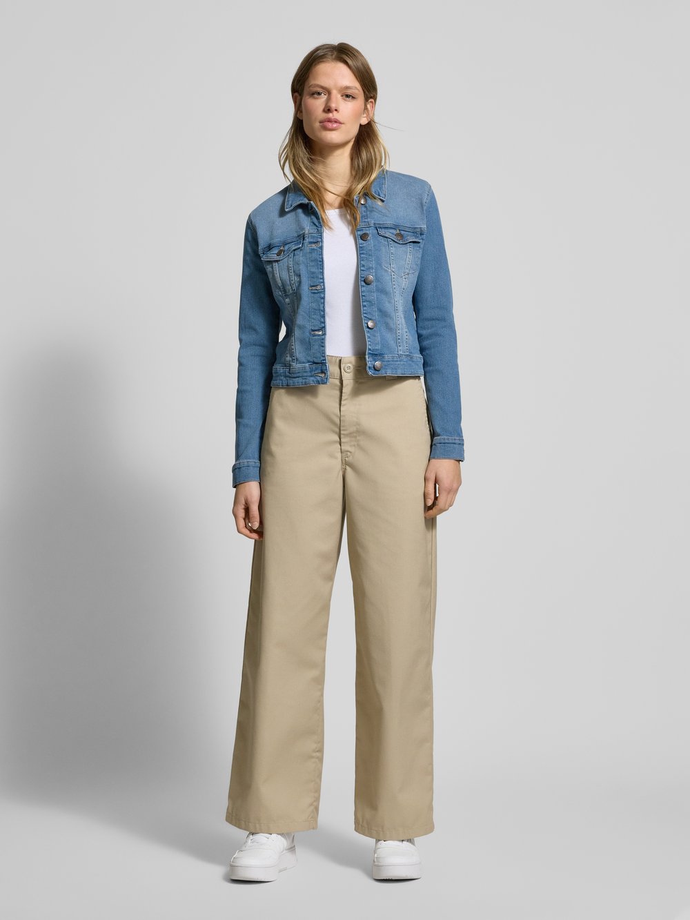 

Джинсовая куртка с нагрудными карманами с клапанами, модель «DEBRA» Noisy May