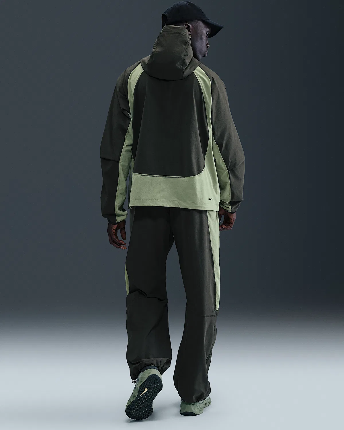 Мужские Oversized штаны Nike Tech Dri-FIT Woven Color-Block, Sequoia/Oil Green/Black — фото 4