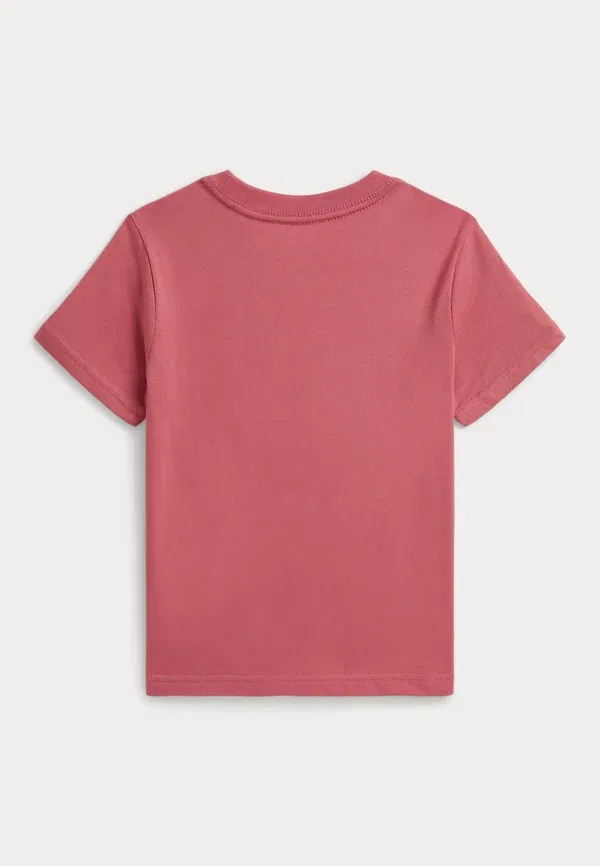 Футболка Polo Ralph Lauren, модель Polo bear cotton jersey tee 2 6y print t-shirt, цвет адирондак берри — фото 2