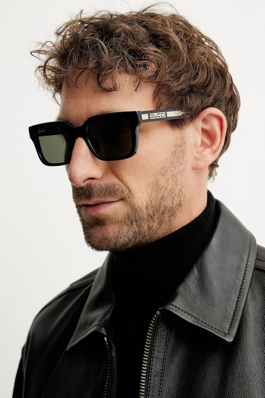 

Солнцезащитные очки Gucci, черный