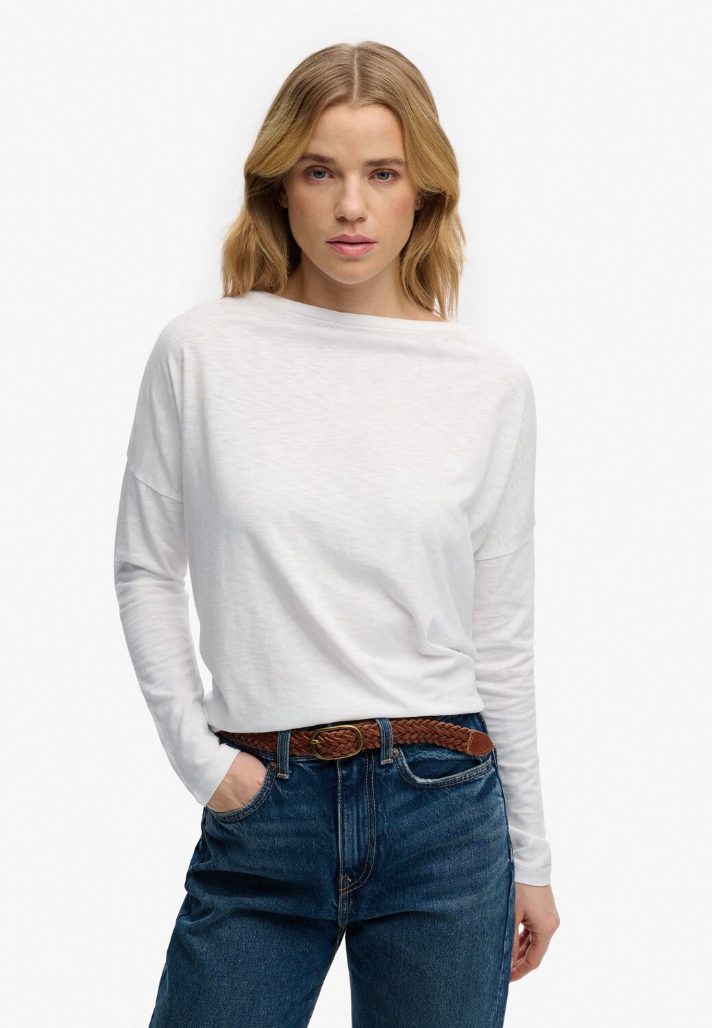 

Superdry & Co Лонгслив в белом цвете