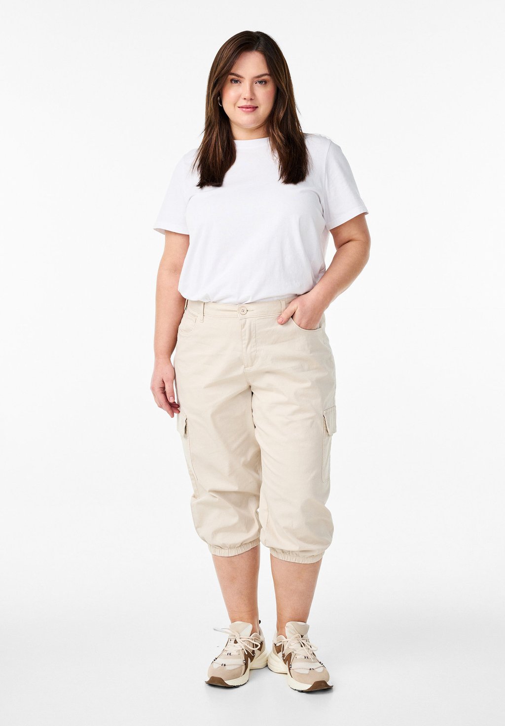 

Шорты KNICKERS MIT HOHER TAILLE Zizzi, песочный