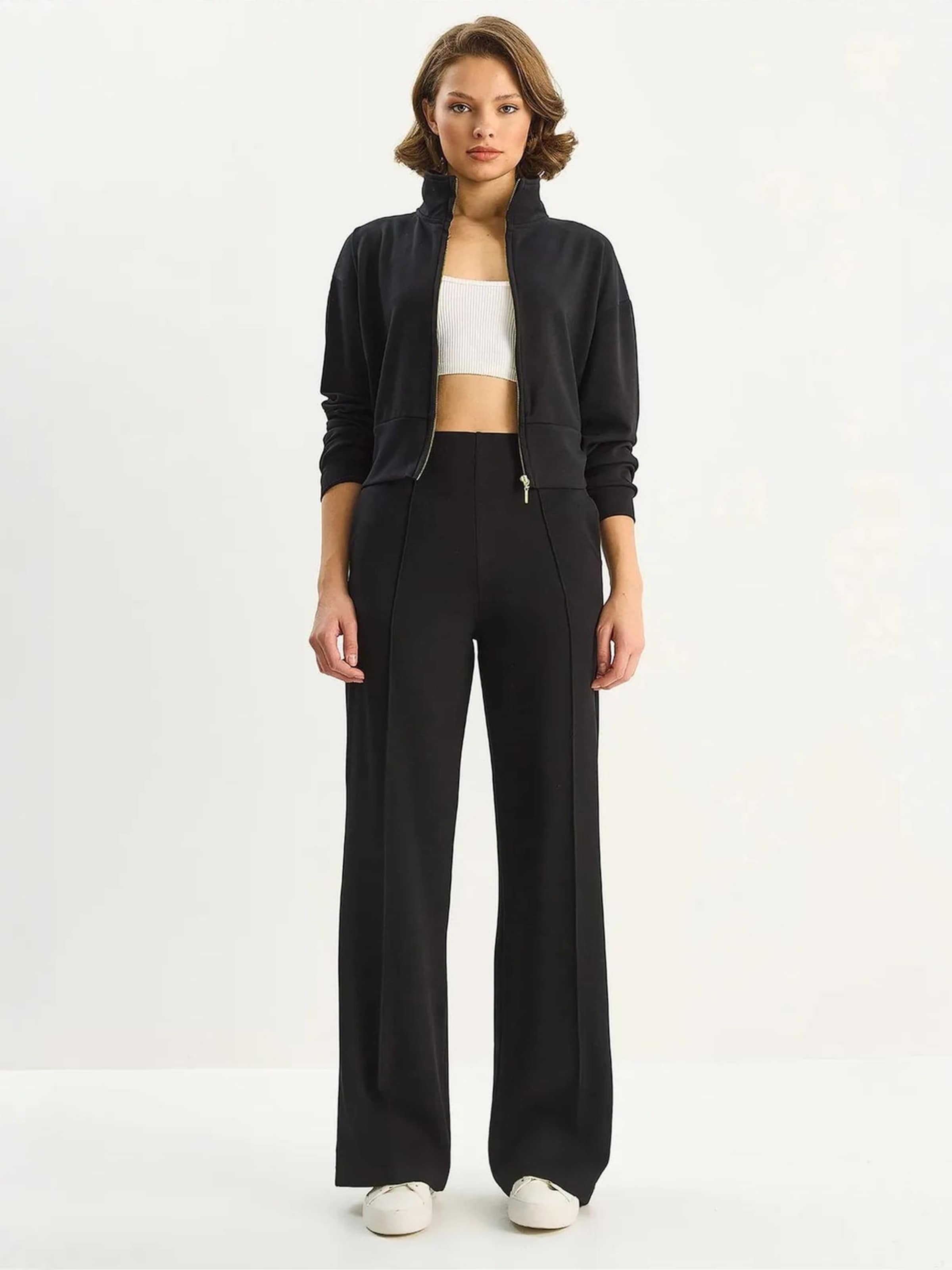 

Bianco Lucci Костюм-двойка в черном цвете