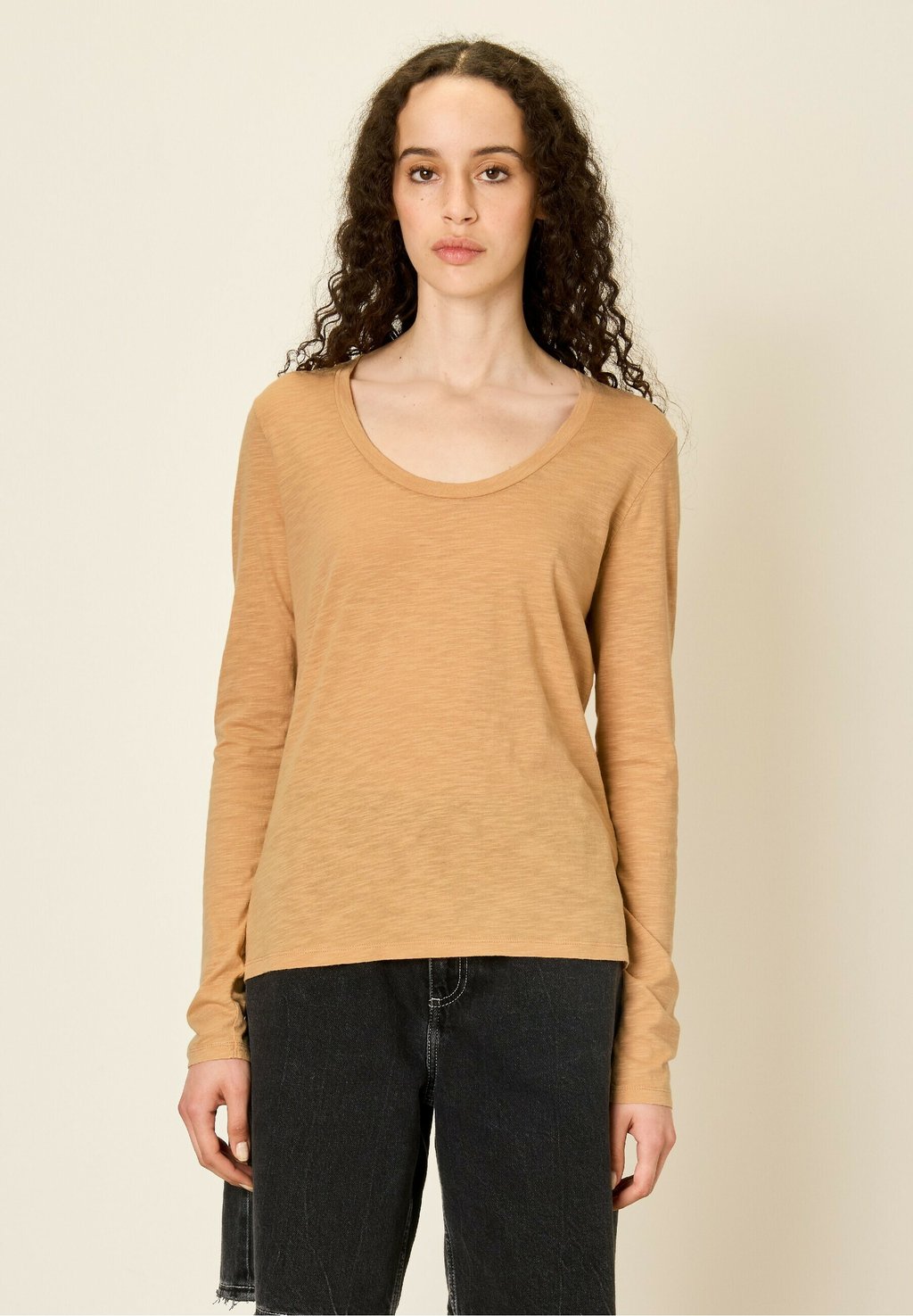 

Топ с длинными рукавами JACKSONVILLE American Vintage, светло-коричневый