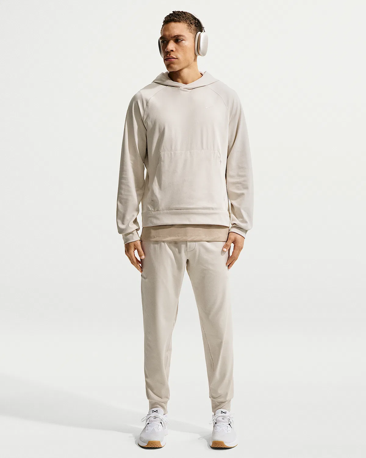 Мужская спортивная худи Nike Primary NanoKnit Dri-FIT с защитой от УФ, Light Orewood Brown/Sail/Heather/Light Orewood Brown — фото 4