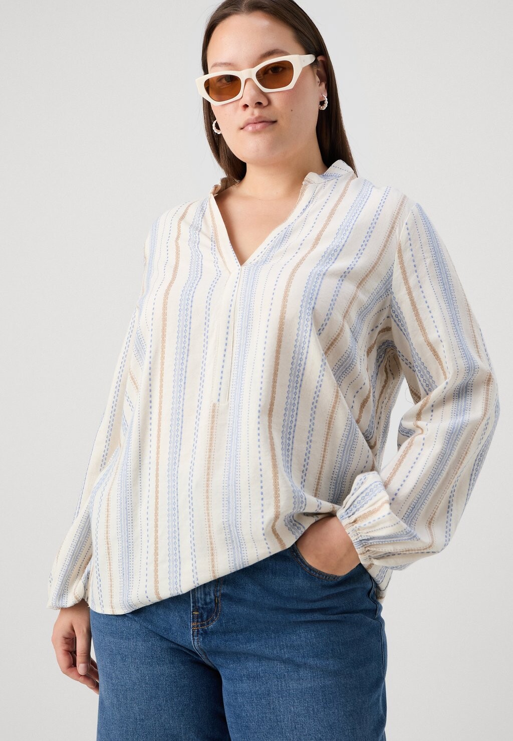 

Блуза CARCAMELLIA LIFE V NECK ONLY Carmakoma, песочный