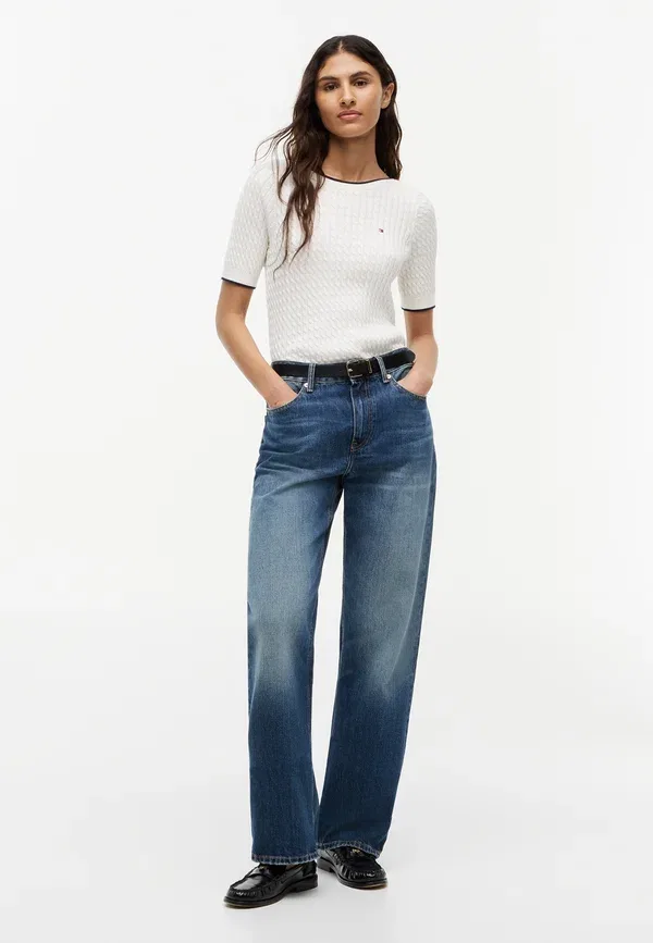 Джемпер Tommy Hilfiger, модель Fine cable boat neck, цвет слоновая кость — фото 2