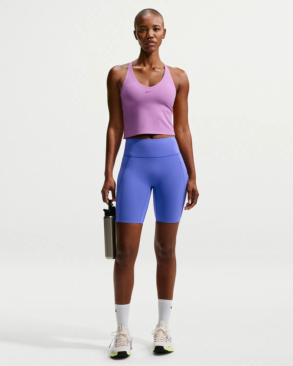 Женский топ-бра Nike Universa средней поддержки с чашечками, Light Magenta/Dark Orchid/Desert Berry — фото 4
