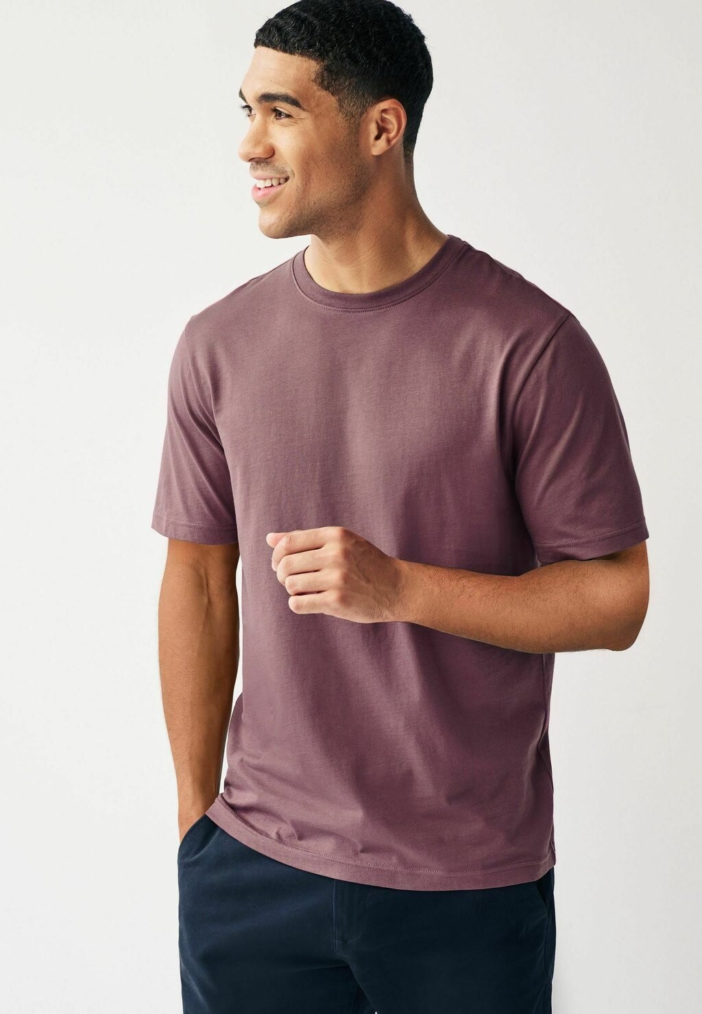 

Базовая футболка Essential Crew Neck Regular Next, фиолетовый