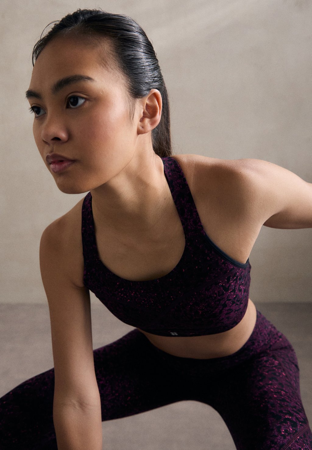

Спортивный бюстгальтер средней поддержки POWER MEDIUM SUPPORT BRA Sweaty Betty, темно-красный