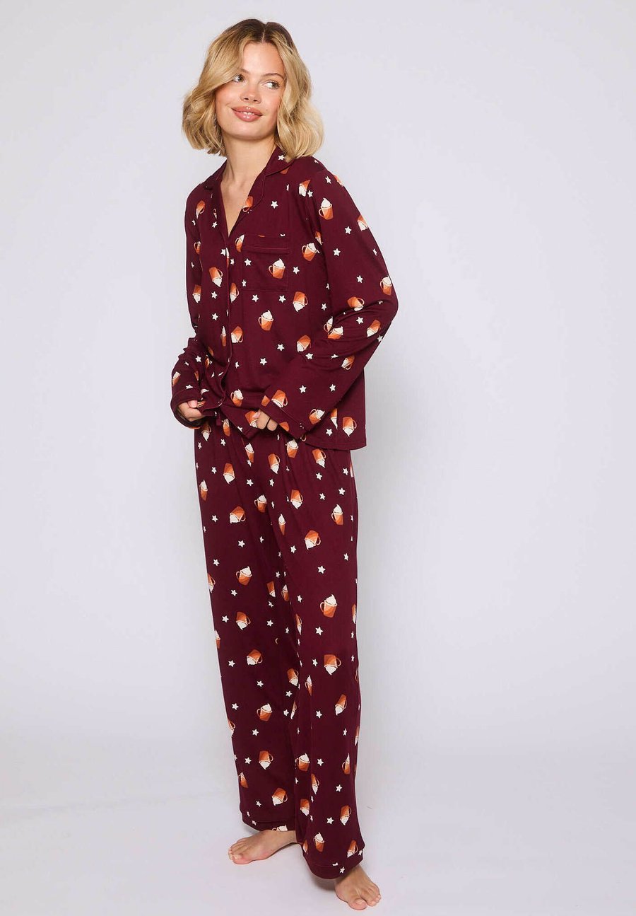 

Пижамный комплект Loungeable HOT LATTE PRINT TRADITIONAL SET, Burgundy/Bordeaux