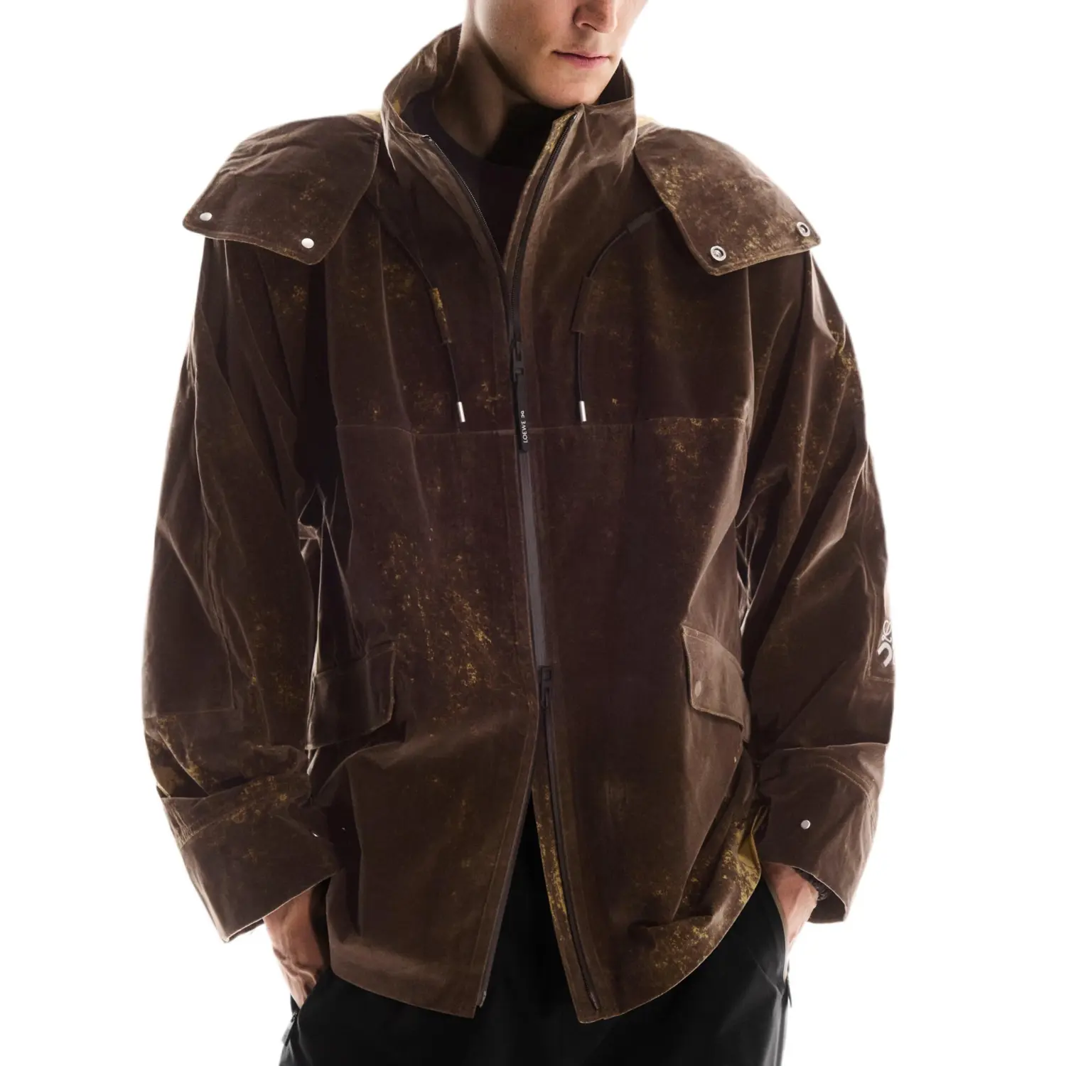 

On X LOEWE Куртки Unisex Шоколадно-коричневые С капюшоном Умеренные Другие