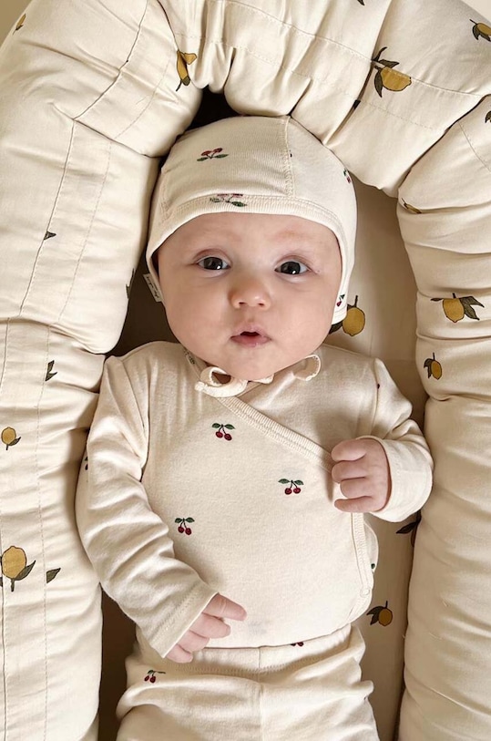 

Хлопковая шапочка для младенцев BABY HELMET GOTS Konges Sløjd, бежевый