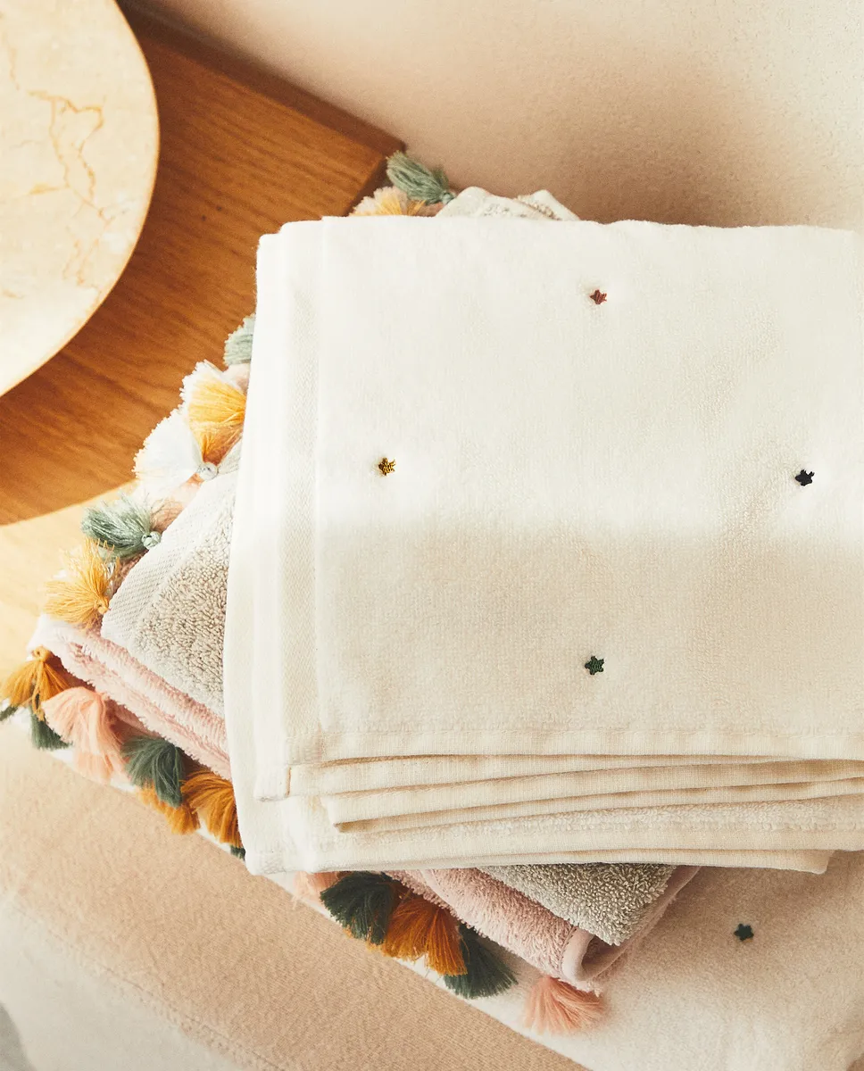 

Детское банное полотенце со звездой Zara Home, цвет Oyster White