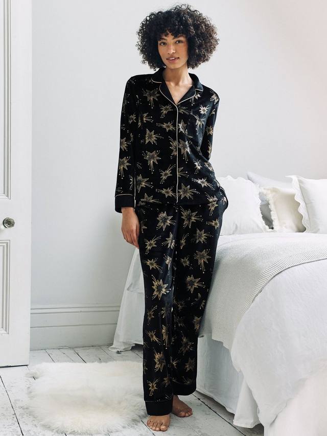 

Пижамный комплект из велюра Foil Stars с пуговицами Chelsea Peers, Black